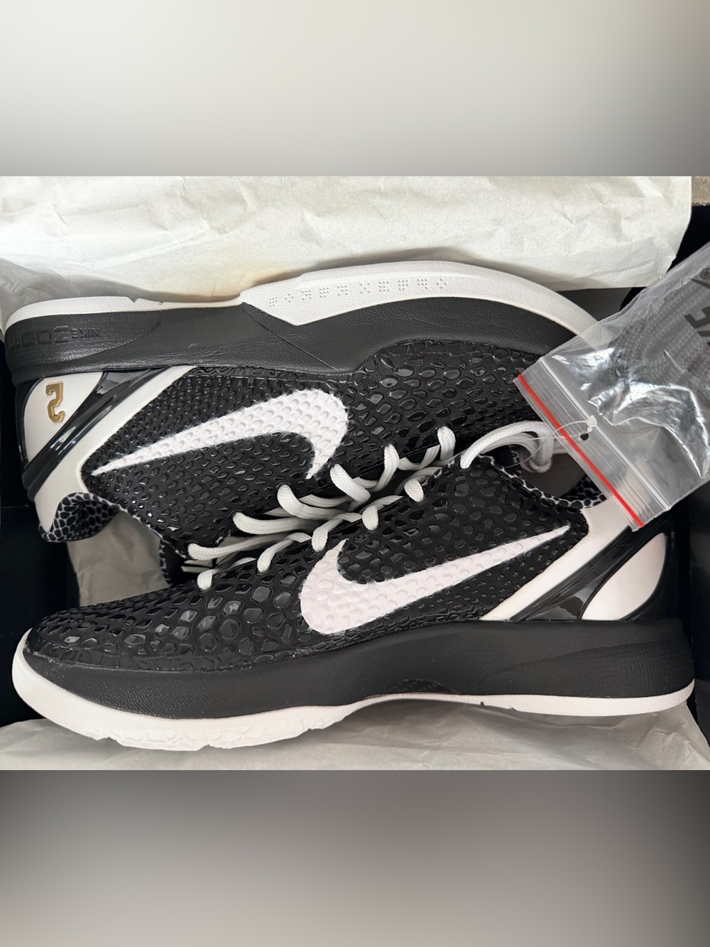 Nike mambacitas, Black and White Kobe VI Protro Shoe Box Label